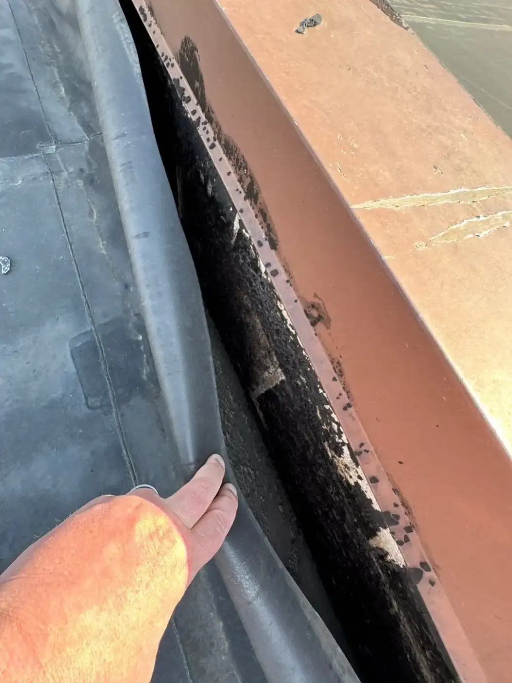 Manufacturer-certified roof installation in Brazil