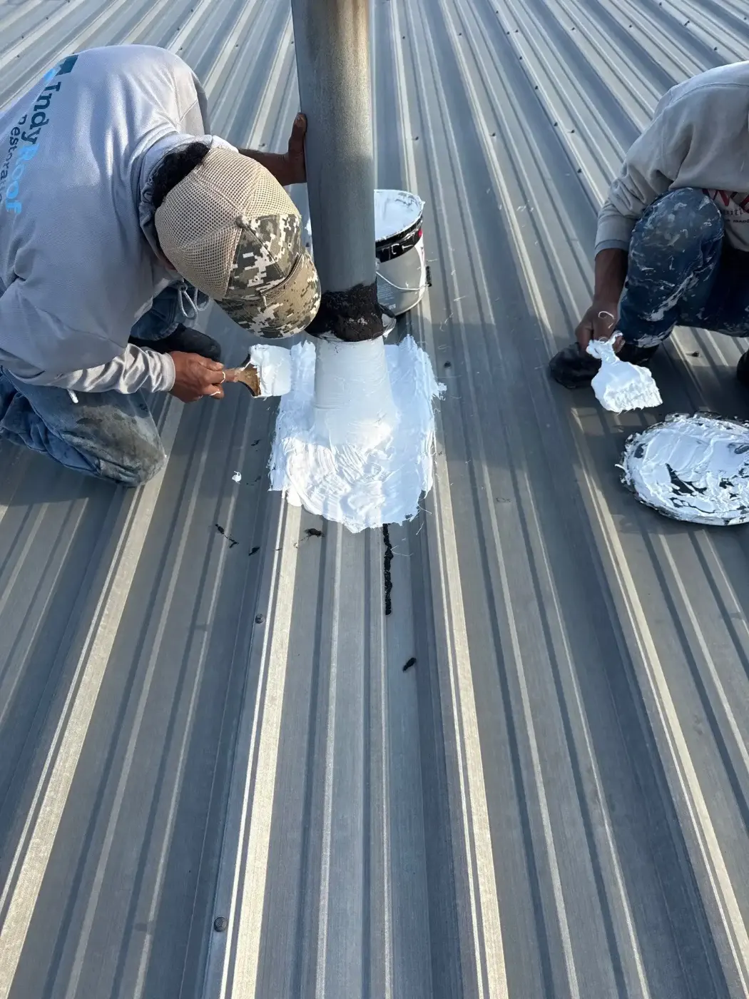 Tarping and dry-in on a Brazil commercial roof