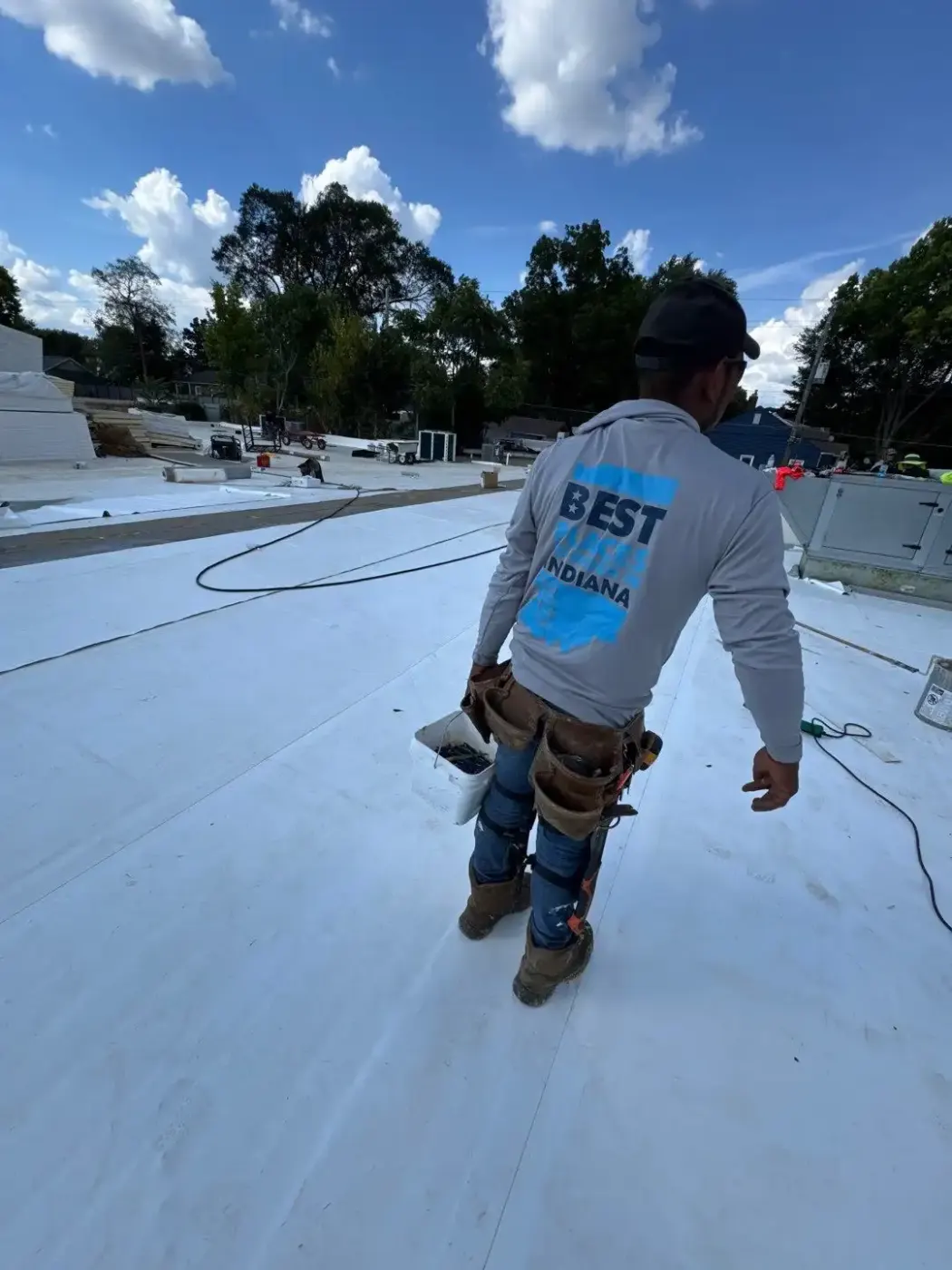 Commercial roof inspection documented in Brazil