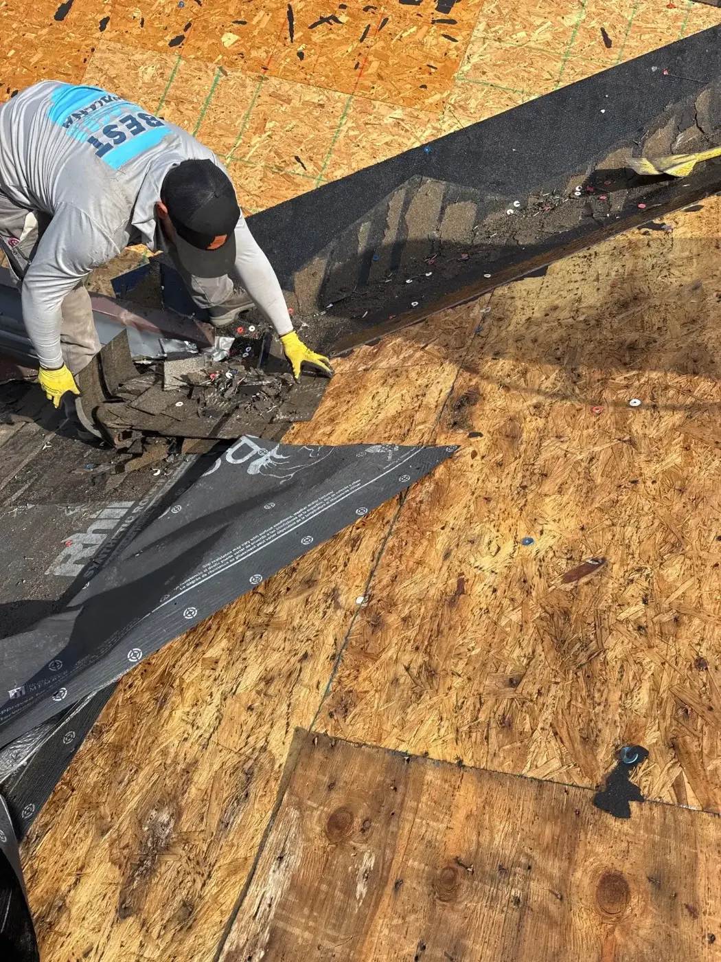 Commercial roof inspection documented in Brazil